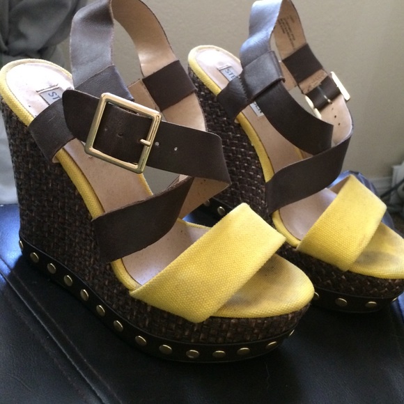 Summer wedges