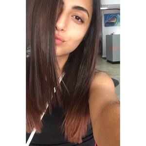 Meet your Posher, Romina