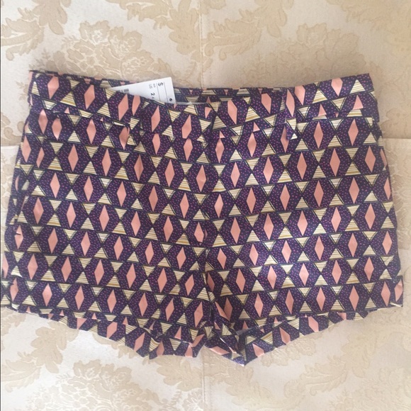 NEW H&M patterned dress shorts 2