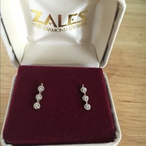 Brand New, Beautiful Tri-Diamond Delicate Earrings