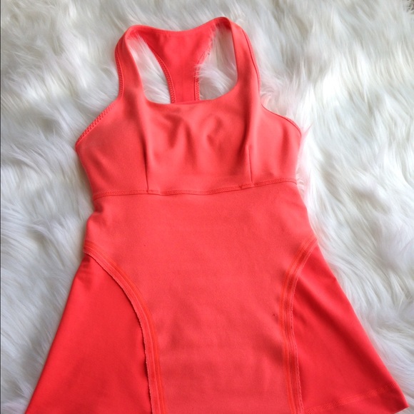 Lululemon tank size 2