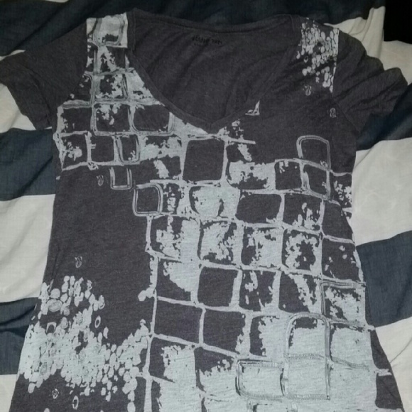 V neck tee