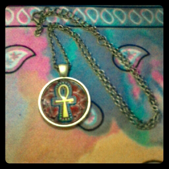 Egyptian Ankh W/Roses Necklace w/Free Gift