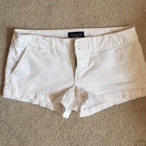American Eagle white shorts
