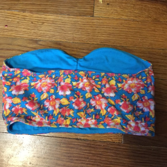 Floral Pacsun Bandeau 🌸☀️ - Picture 2 of 4