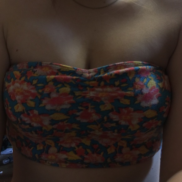Floral Pacsun Bandeau 🌸☀️ - Picture 4 of 4