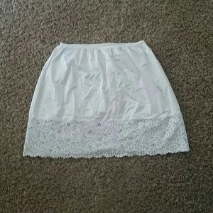 Slip with lace hem