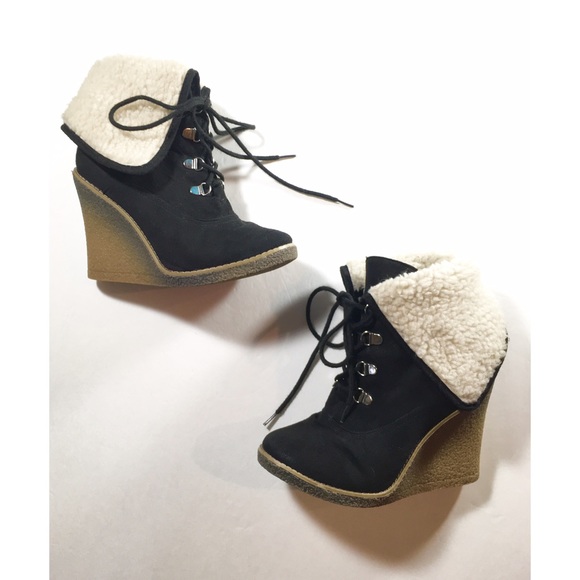 Shoes - Wedge booties