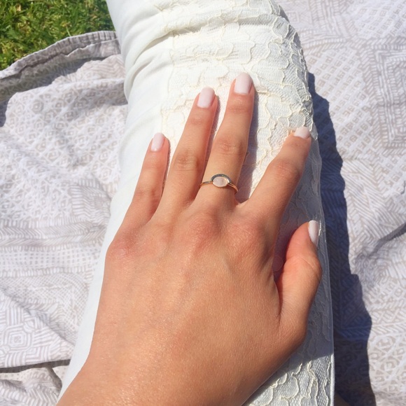 💕Dainty Pink Stone Ring💕