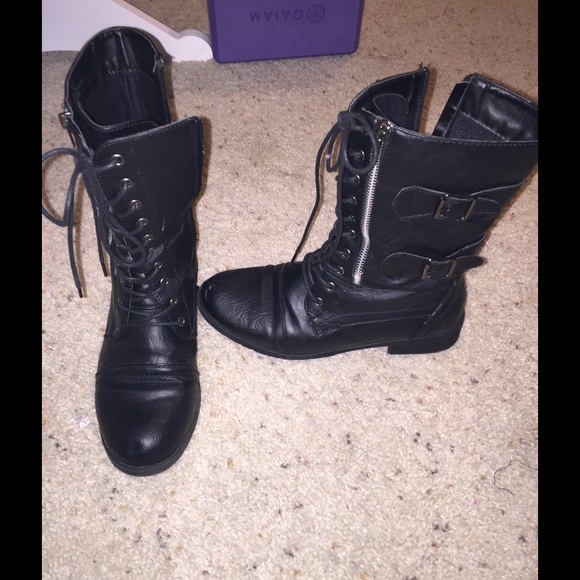 Combat boots