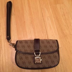 Dooney & Bourke wristlet