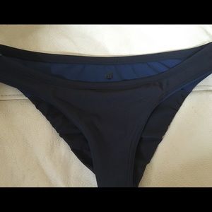LULULEMON Surf to Sand Bikini Bottom Rt$54