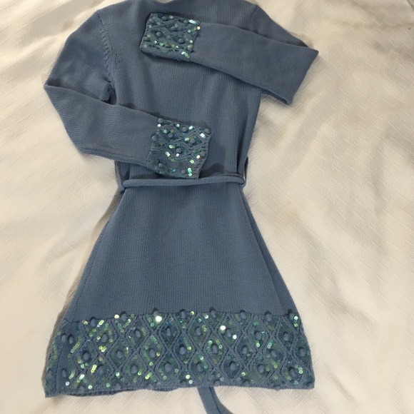 Light blue sweater ties at the waist. - Picture 3 of 4