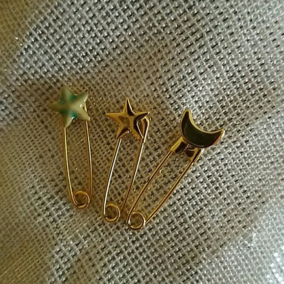 Decorative safety pins