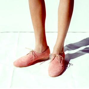 Dieppa Restrepo Cali Oxford in apricot suede