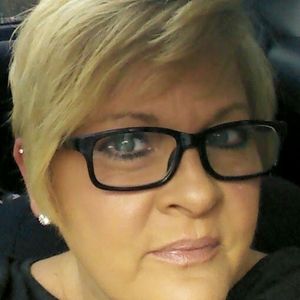 Meet your Posher, Carlye