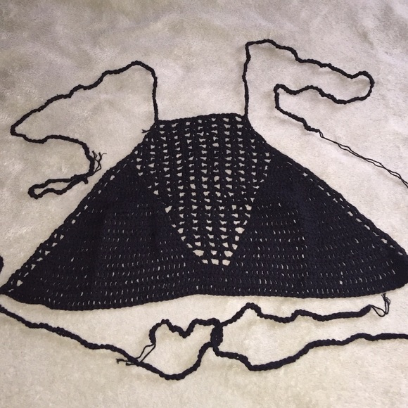 Black Knitted Halter Top - Picture 3 of 3