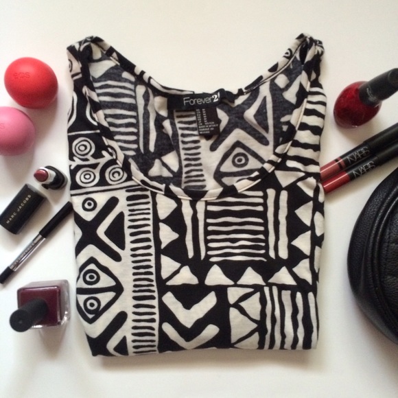 Forever 21 Black & Cream Flowy Aztec Print Top