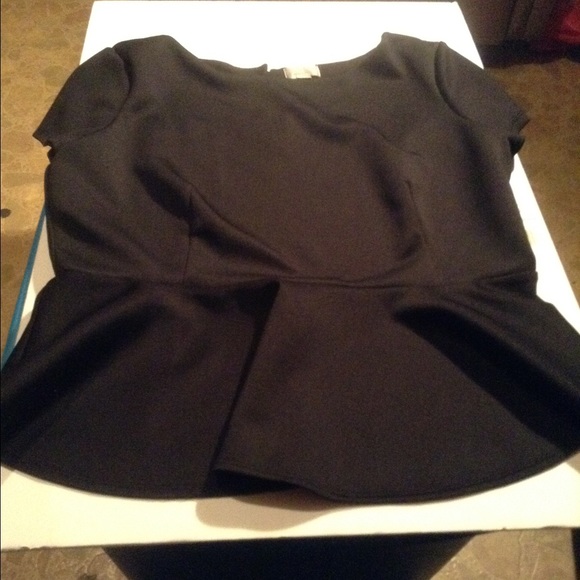 Black Bisou Bisou Peplum Top