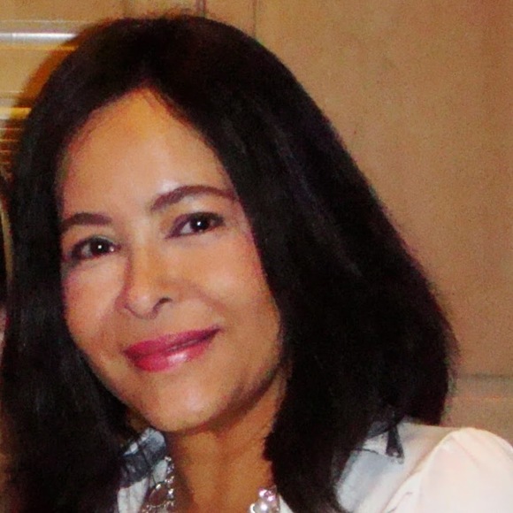 Meet your Posher, Deyanira