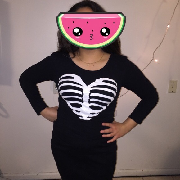 Grunge Black and white 3/4 sleeve crop top - Picture 1 of 1