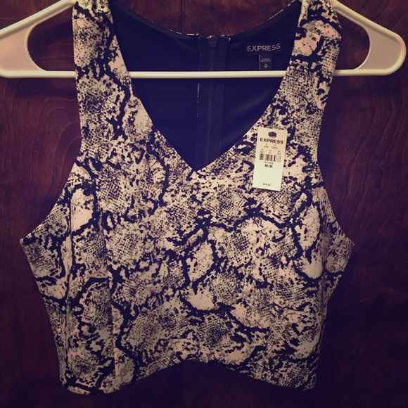 Black and white print crop top size medium