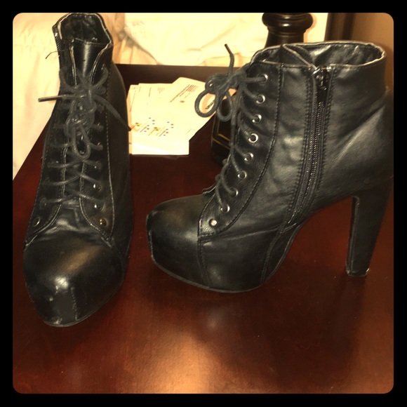 High Heels booties