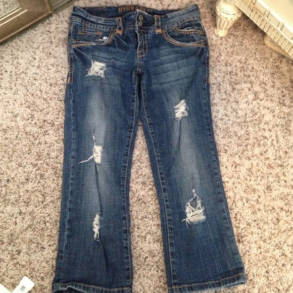 Hydraulic ripped cropped jeans