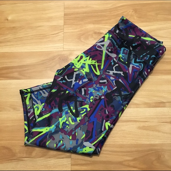 Fabletics Capri pants