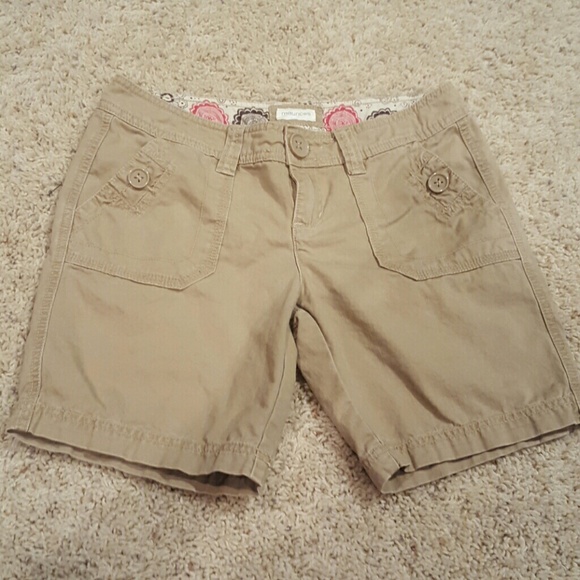 Khaki shorts