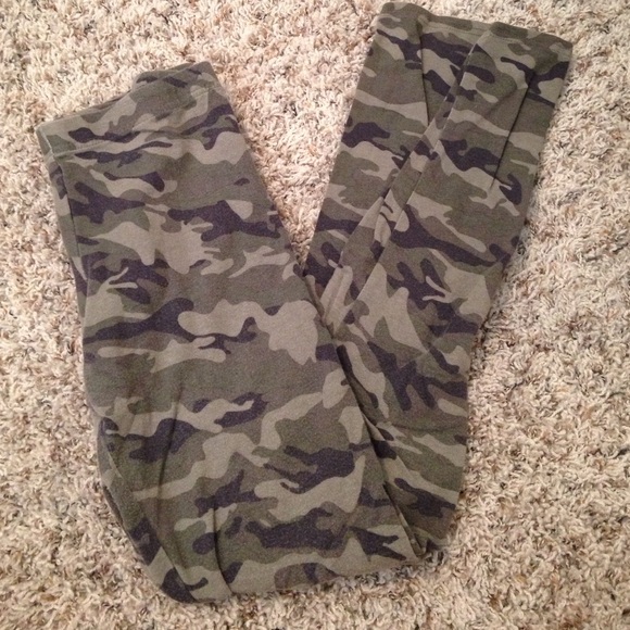 Cotton On camouflage leggings