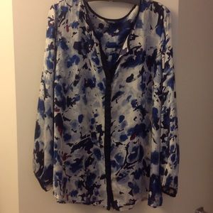 2x silky blouse. Brand: Daisy Fuentes.