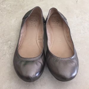 Vince Camuto 'Ellen' Flats
