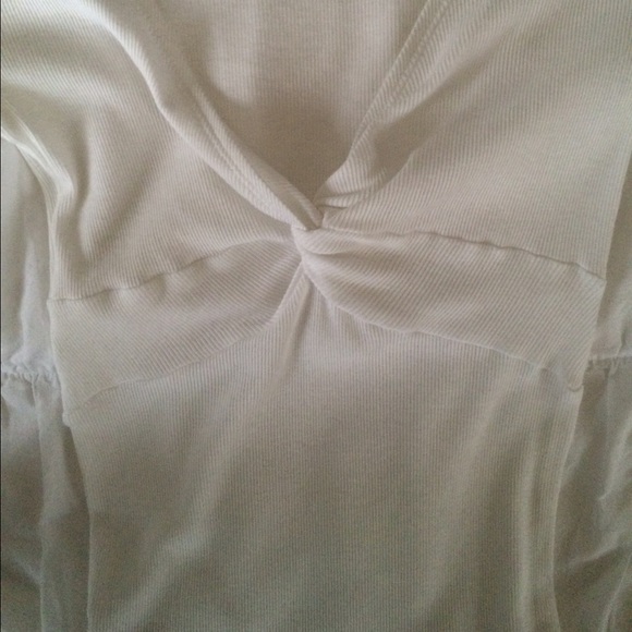 Express sexy basic tee white XS Excellent! So cute - Picture 3 of 4