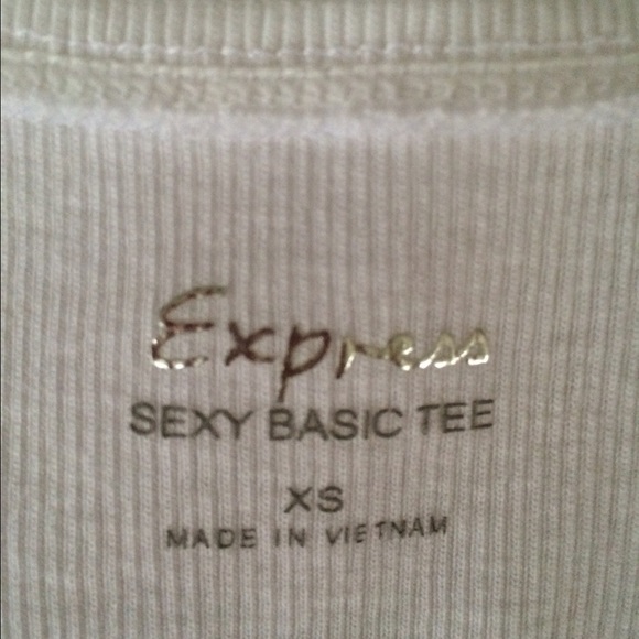 Express sexy basic tee white XS Excellent! So cute - Picture 4 of 4