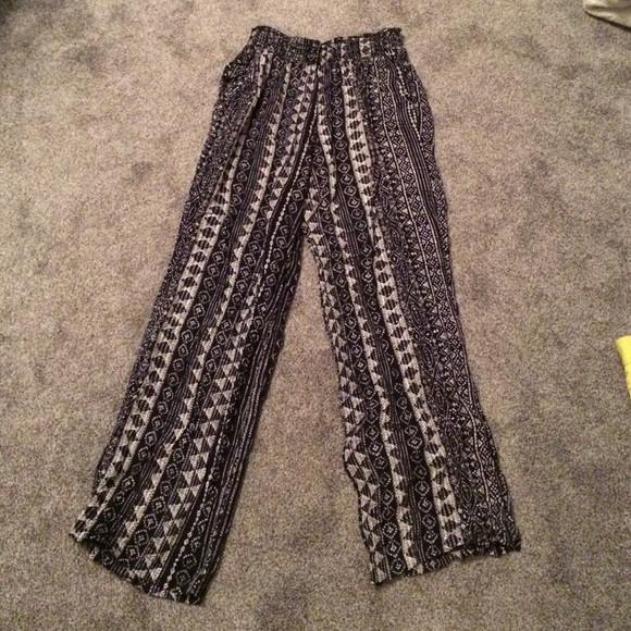 Cute pants for spring and summer!! - Picture 1 of 4