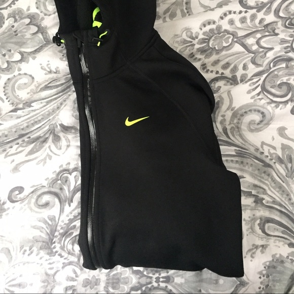 NIKE JACKET😍 Therma FIT ✔️