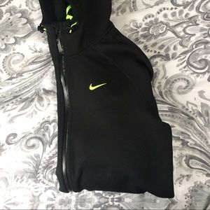 NIKE JACKET😍 Therma FIT ✔️