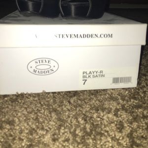 Steve Madden Satin heel