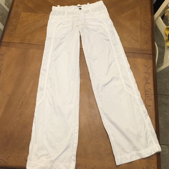 30% off 3! BCBG White pants. Very cute!