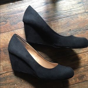 Chinese Laundry Black Suede Wedges NIB