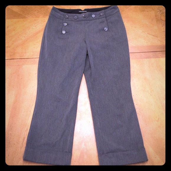 Express Pants - 🔥 30% off 3! EXPRESS cropped Pants cute! Like new