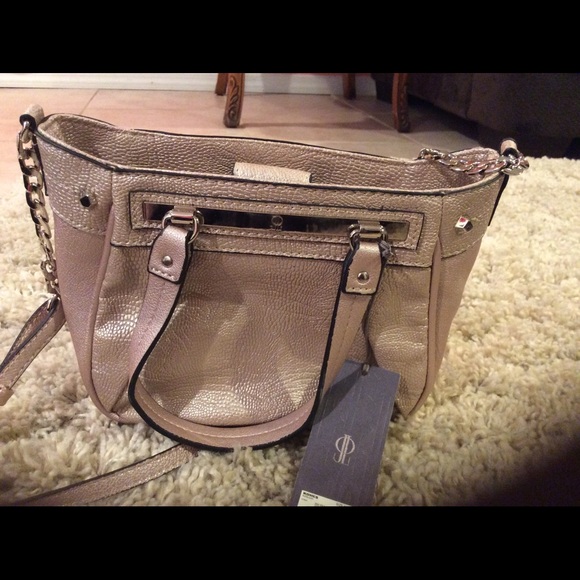 JLo Handbag! - Picture 1 of 4