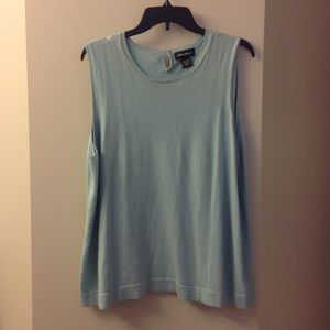 2x sleeveless sweater. Beautiful soft color