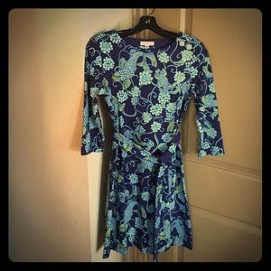 Printed Lilly Pulitzer 3/4 sleeve dress w/ tie