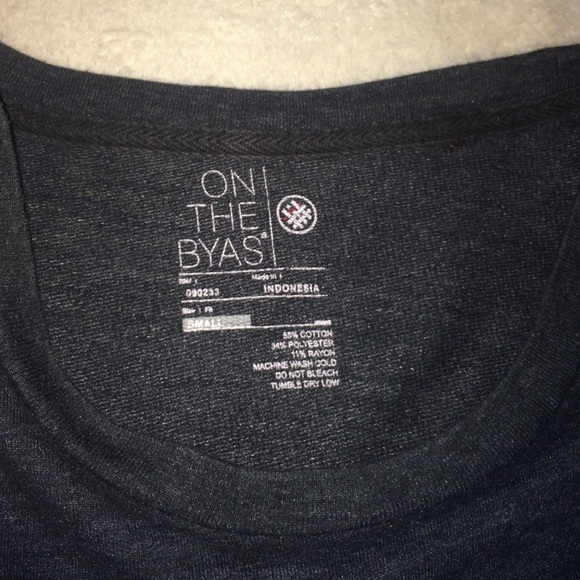 Aztec sweater - Picture 2 of 2