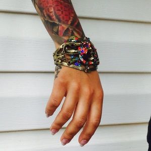 🚨FREE GIFT 🎁 with purchase of 2+ items!