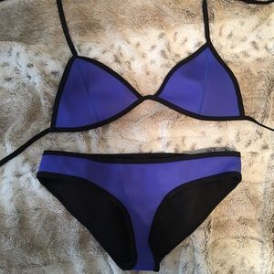 Triangl Royal blue bikini.