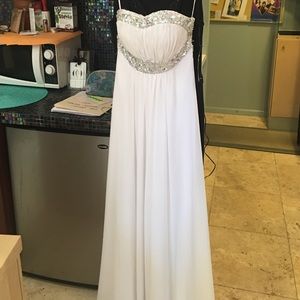 Stunning chiffon white Bling gown. Petite