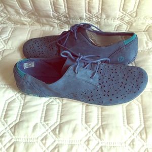 Blue Tahoe Merrell shoes, size 7 NWOT